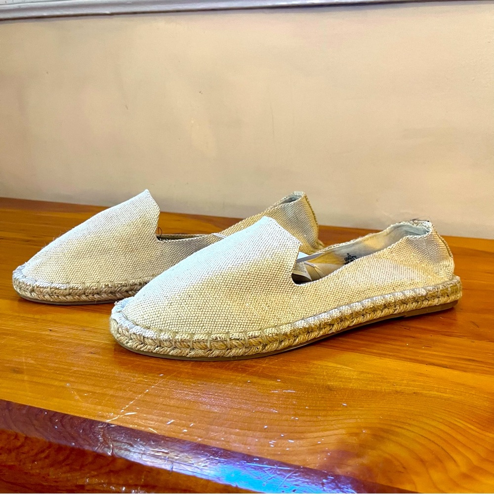 NWT Old Navy Women's Espadrille Flat Shoes Beige Slip On 9